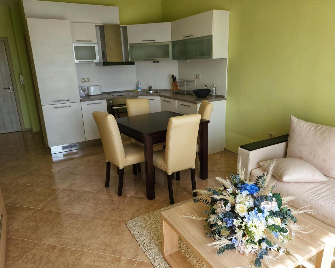 Elegantz Apartments Lamer Varna Exterior photo